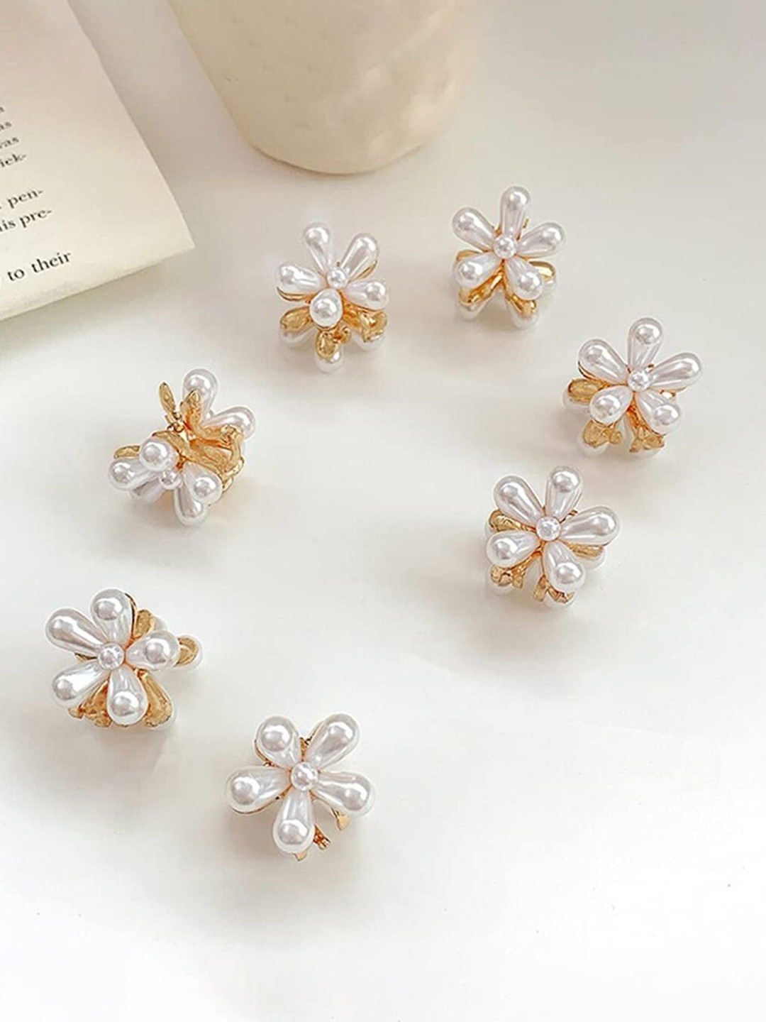 

ANNA CREATIONS Women White & Gold-Toned Claw Clip