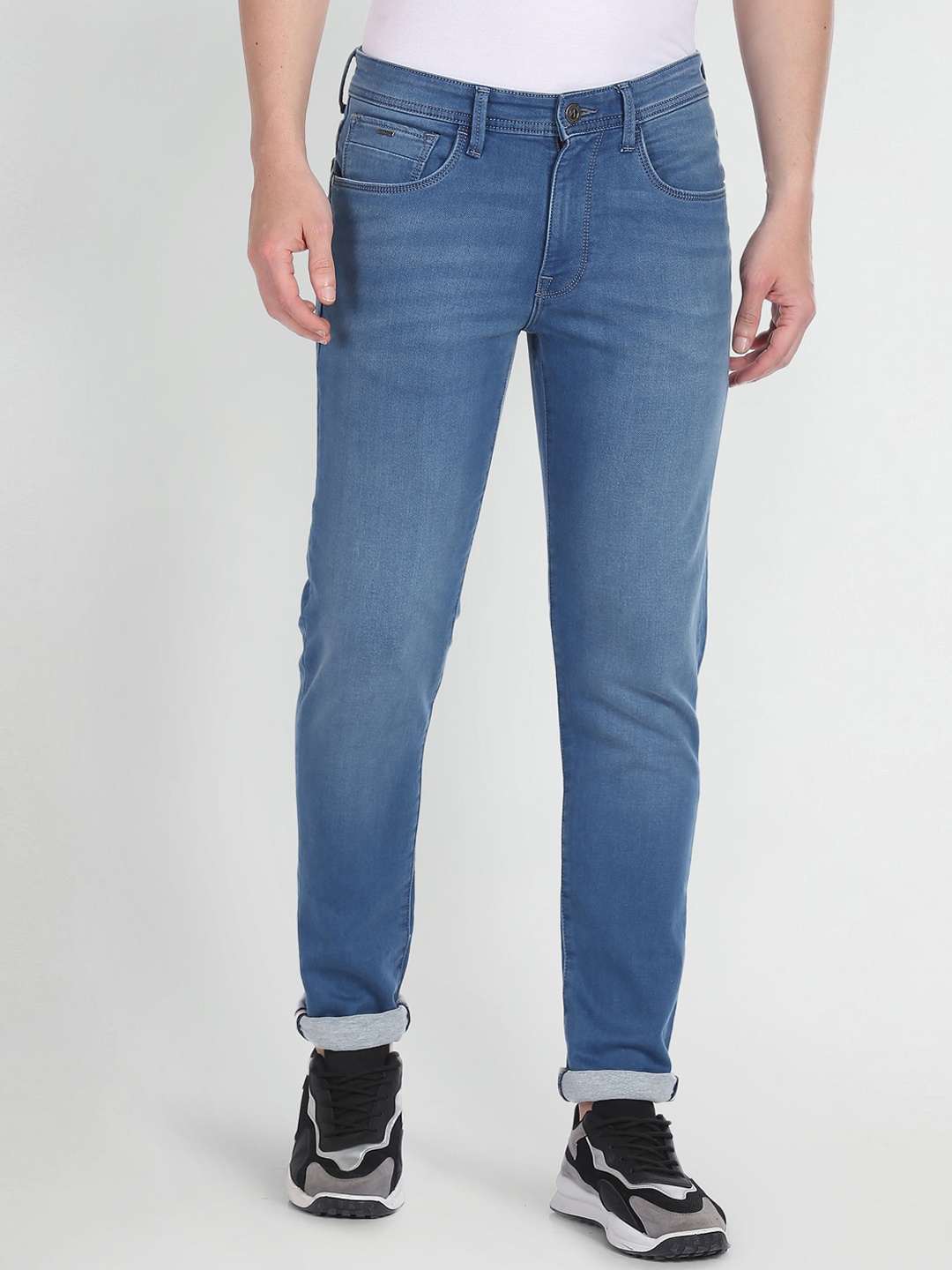 

Arrow Sport Men Slim Fit Light Fade Clean Look Jeans, Blue