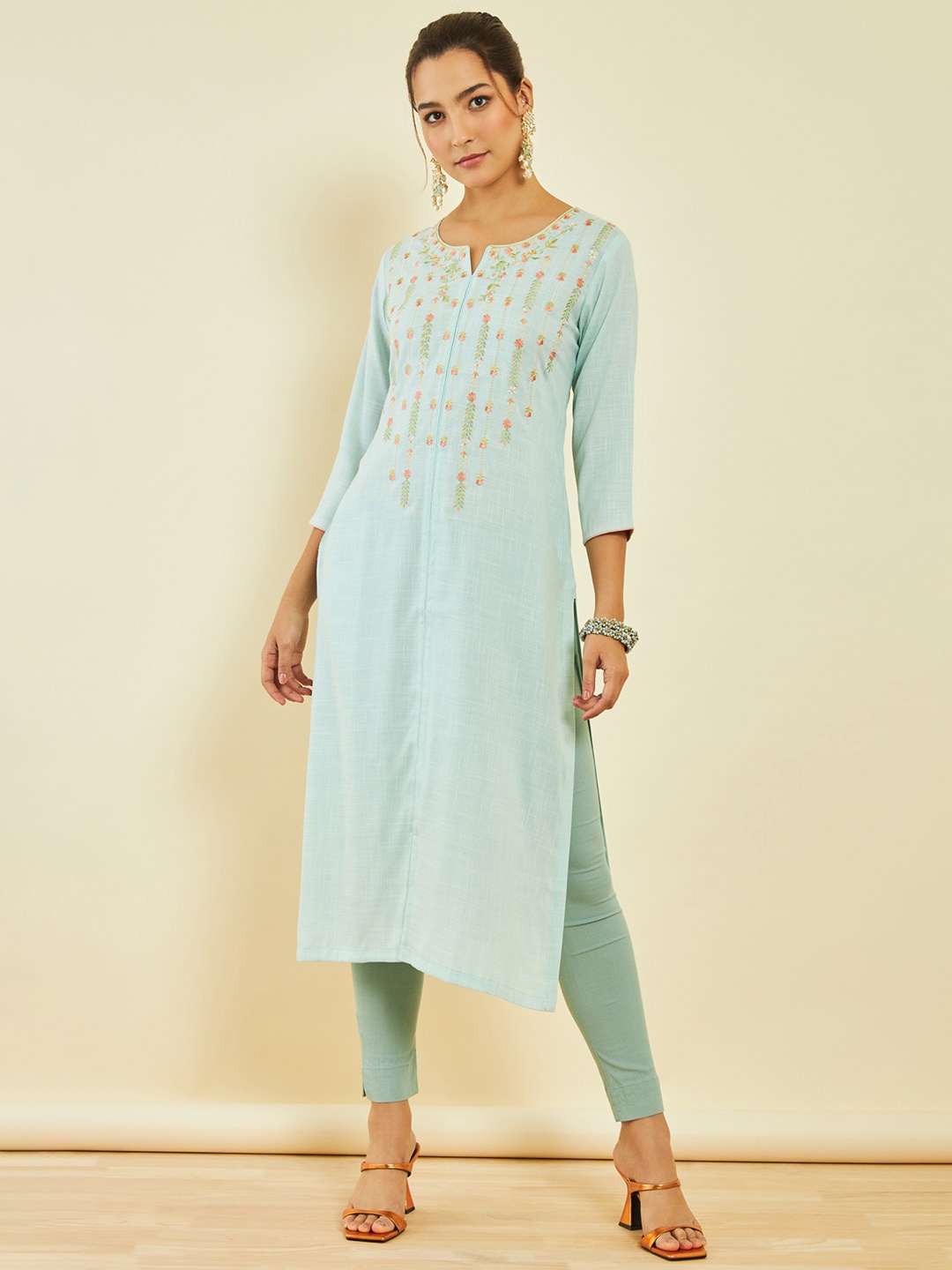 

Soch Floral Yoke Design Thread Work Kurta, Blue