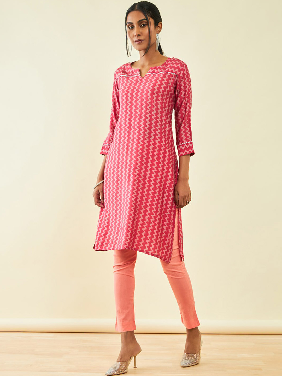 

Soch Pink Chevroc Printed Gotta Patti Straight Kurta