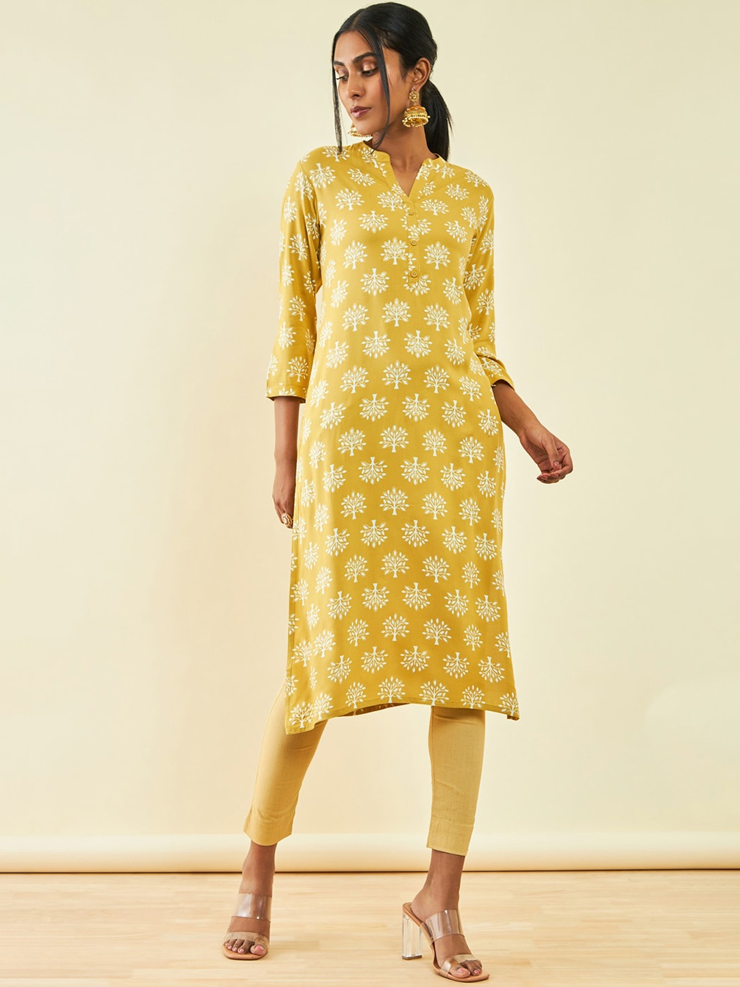 

Soch Ethnic Motifs Printed Mandarin Collar Straight Kurta, Mustard