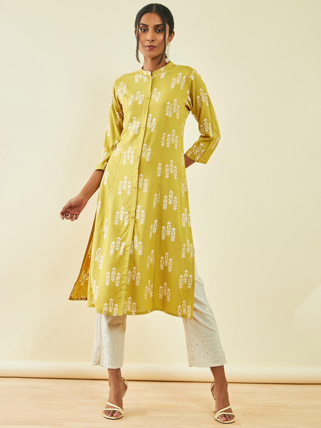 

Soch Ethnic Motifs Printed Mandarin Collar Straight Kurta, Mustard