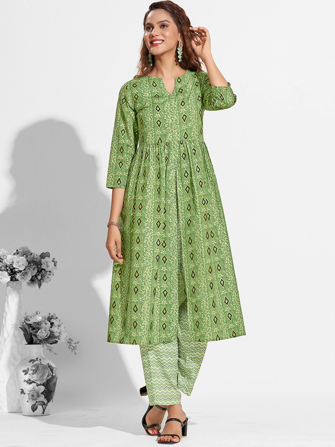 

SKYLEE Ethnic Motifs Printed Anarkali Kurta With Trousers, Green
