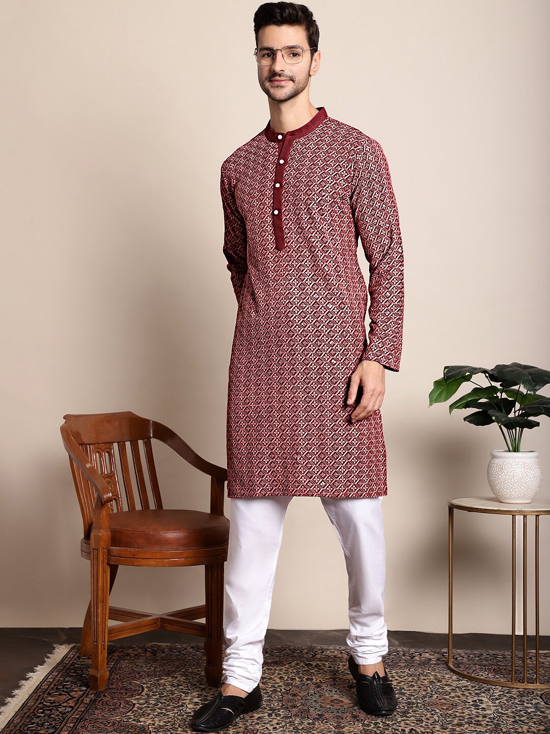 

Anouk Men Maroon Floral Embroidered Chikankari Kurta with Pyjamas