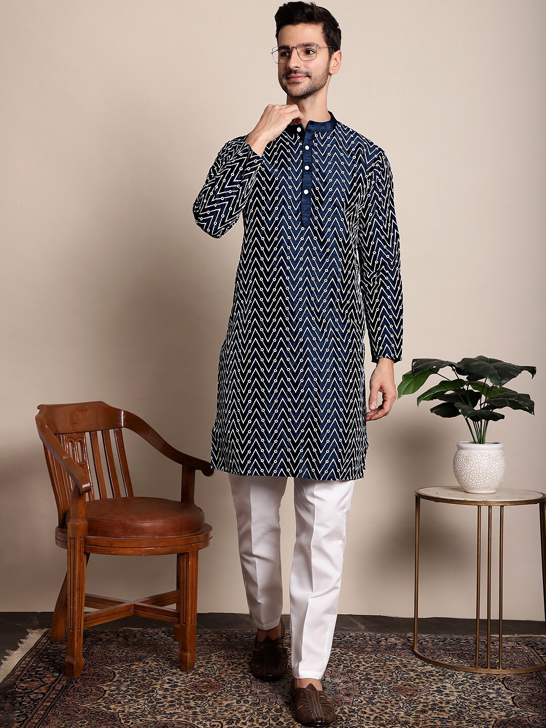 

Anouk Navy Blue Chevron Embroidered Regular Thread Work Kurta with Pyjamas