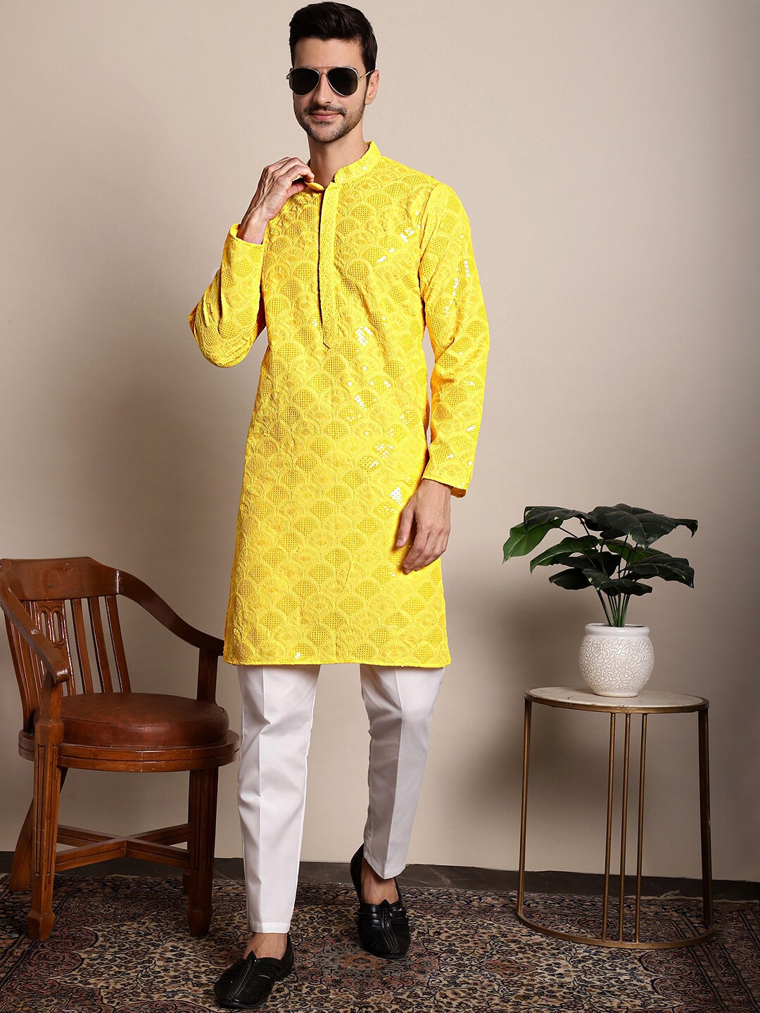 

Anouk Ethnic Motifs Embroidered Sequinned Kurta With Pyjamas, Yellow