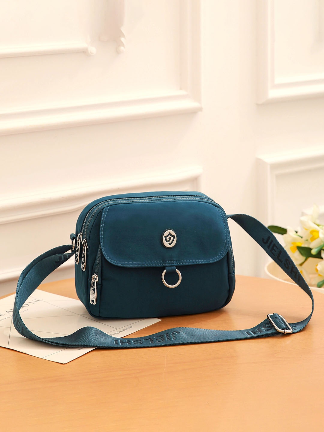 

Diva Dale Structured Sling Bag, Green
