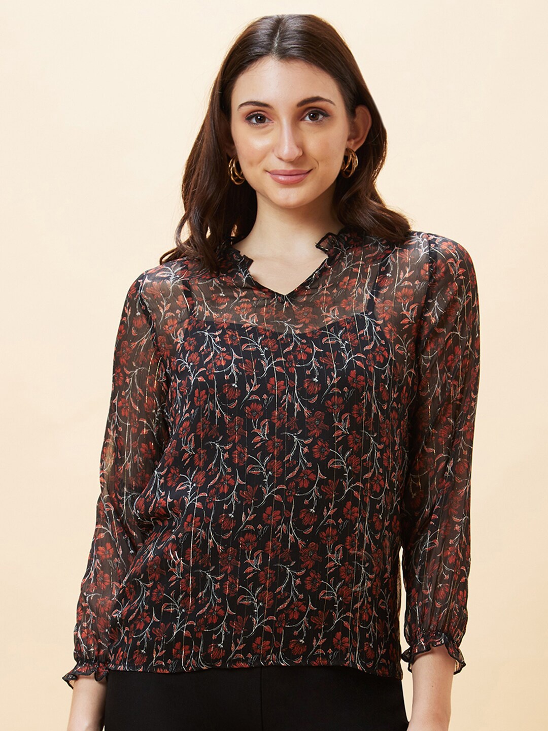 

Globus Floral Print V-Neck Cuffed Sleeves Top With Inner, Black