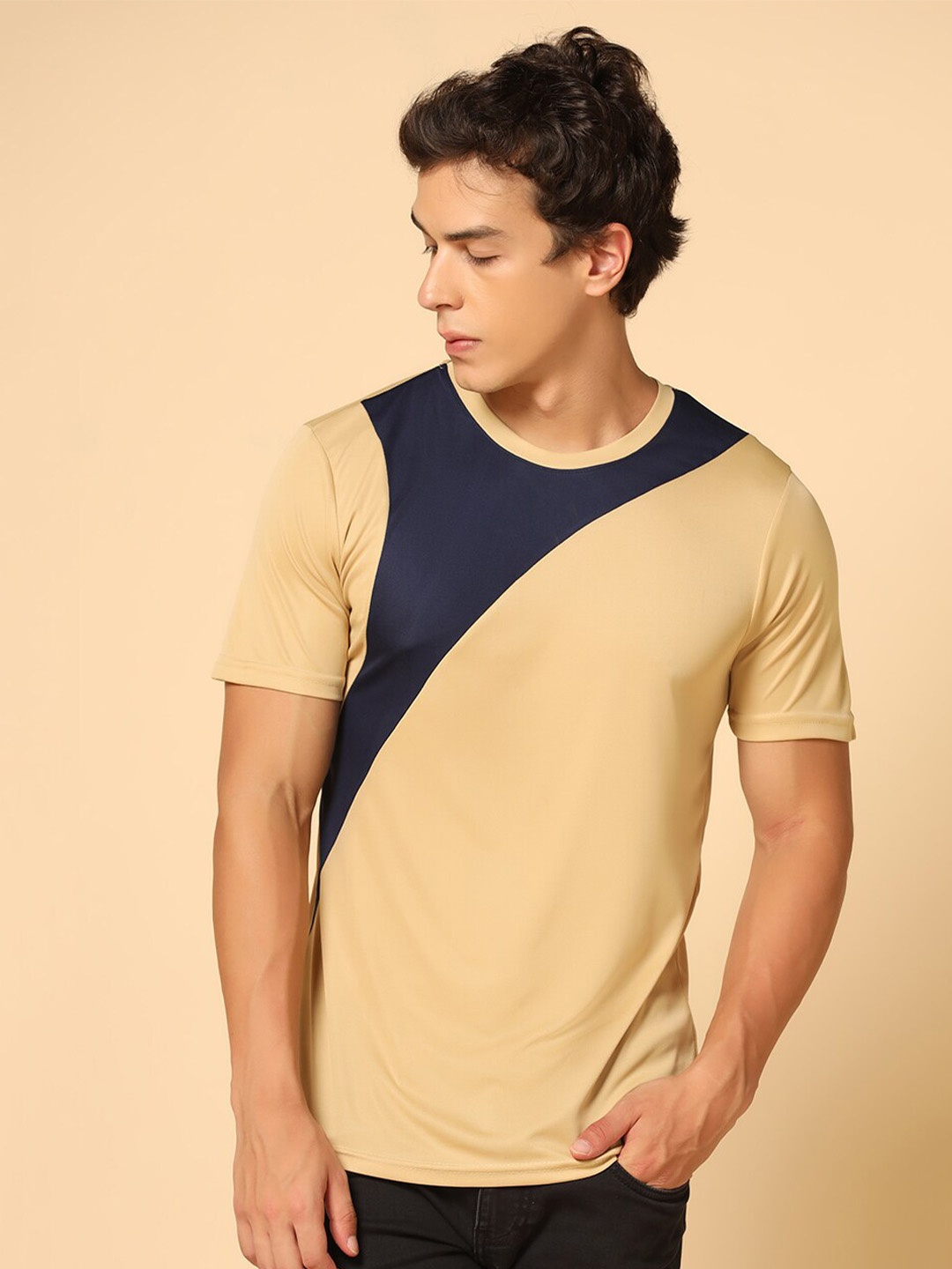 

INKKR Colourblocked Round Neck T-shirt, Beige