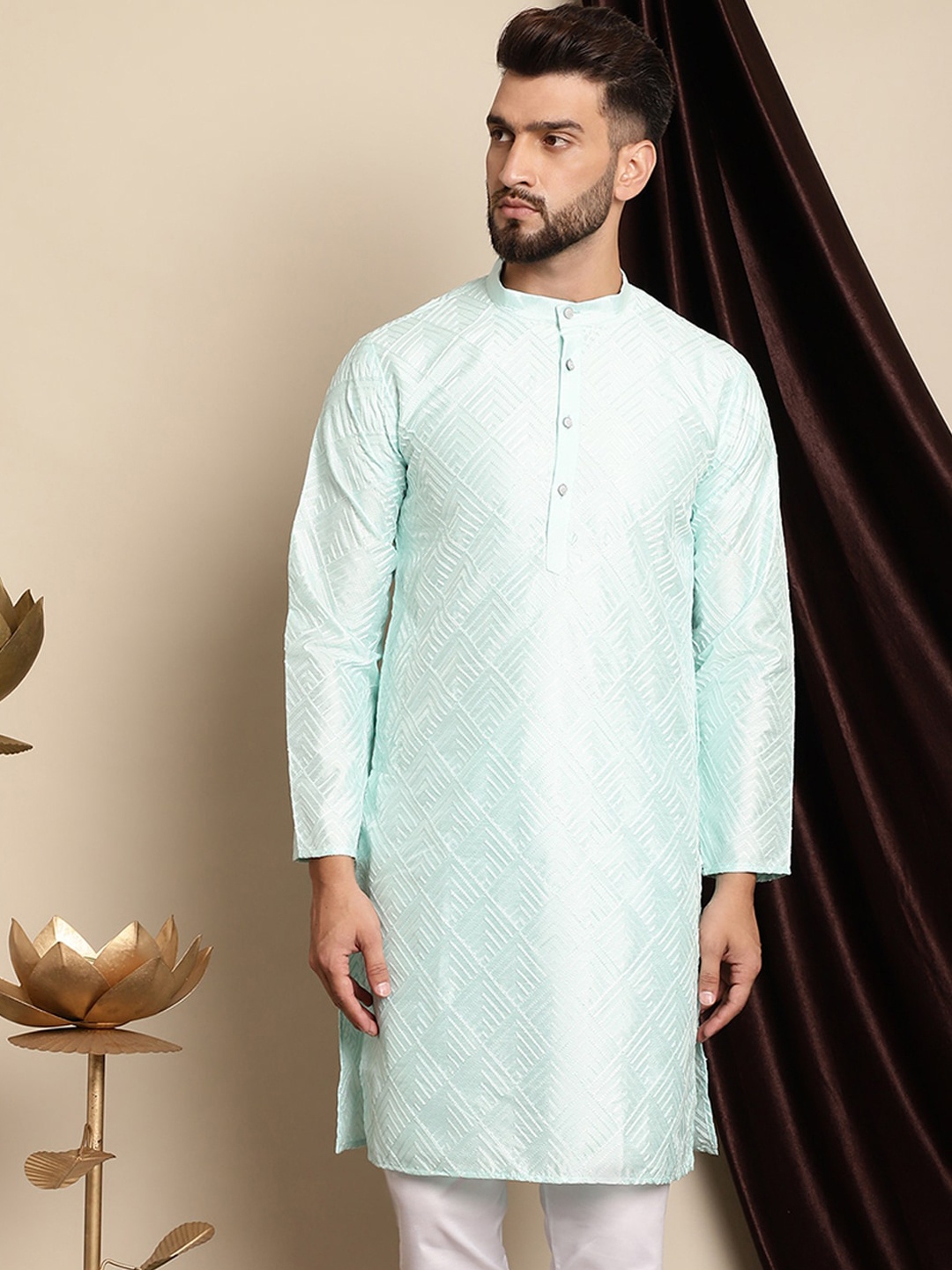 

Anouk Geometric Embroidered Thread Work Mandarin Collar Kurta, Sea green