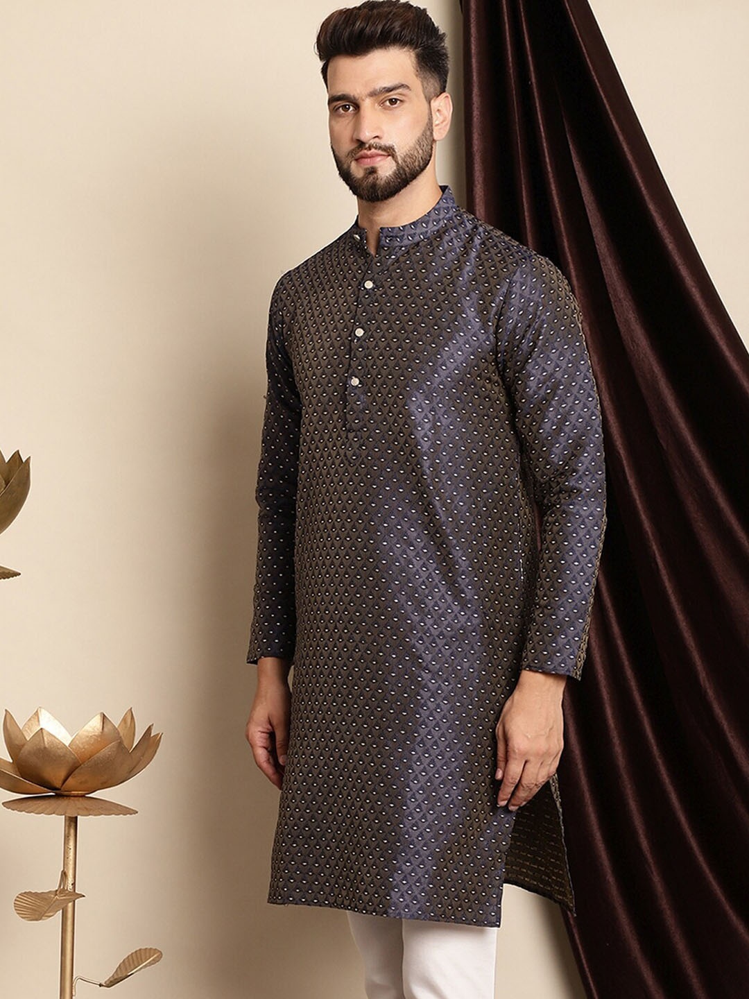 

Anouk Jacquard Silk Mandarin Collar Jacquard Straight Kurta, Navy blue