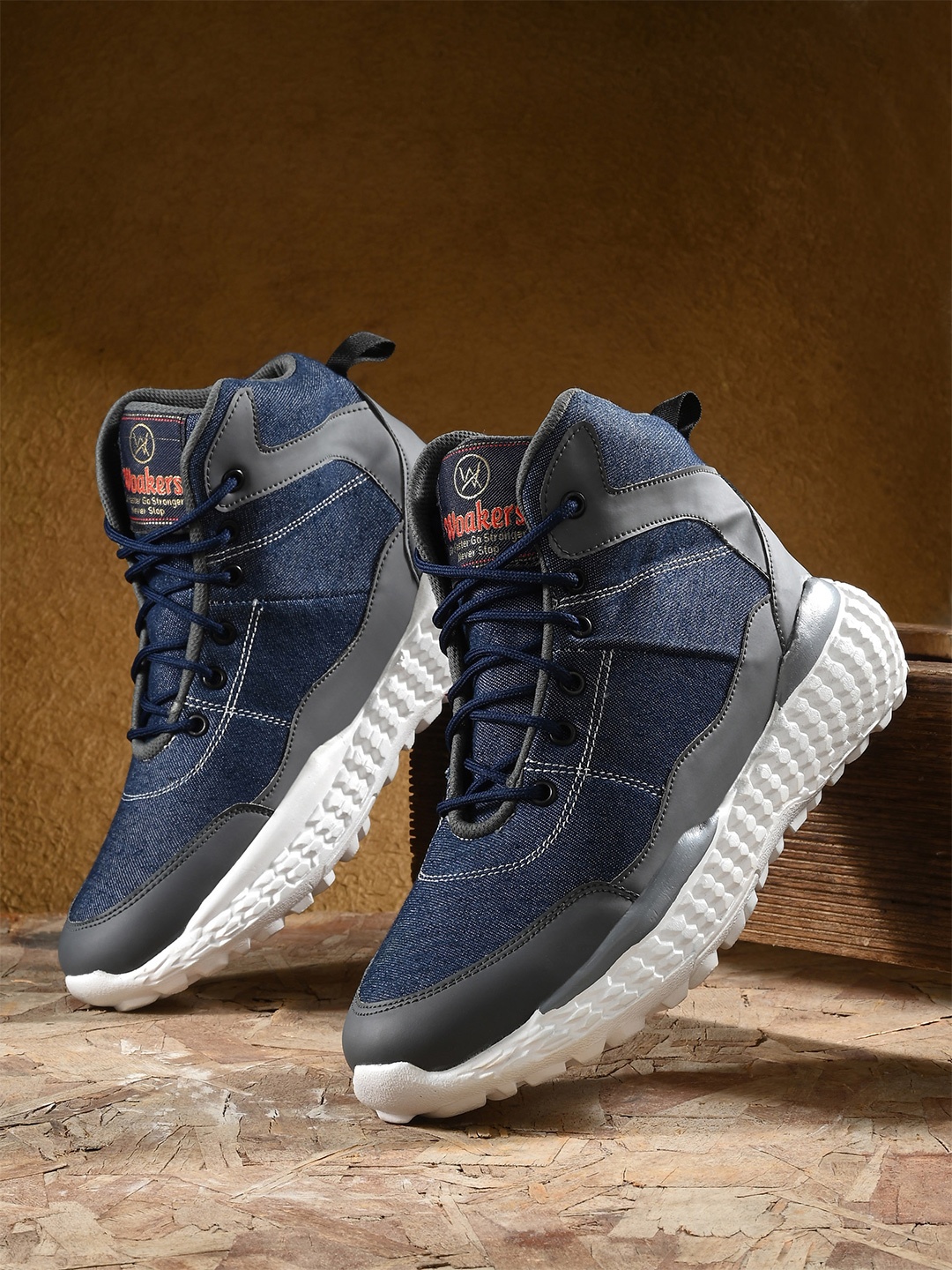

Woakers Men Textured Mid-Top Waterproof Lining Sneakers, Navy blue