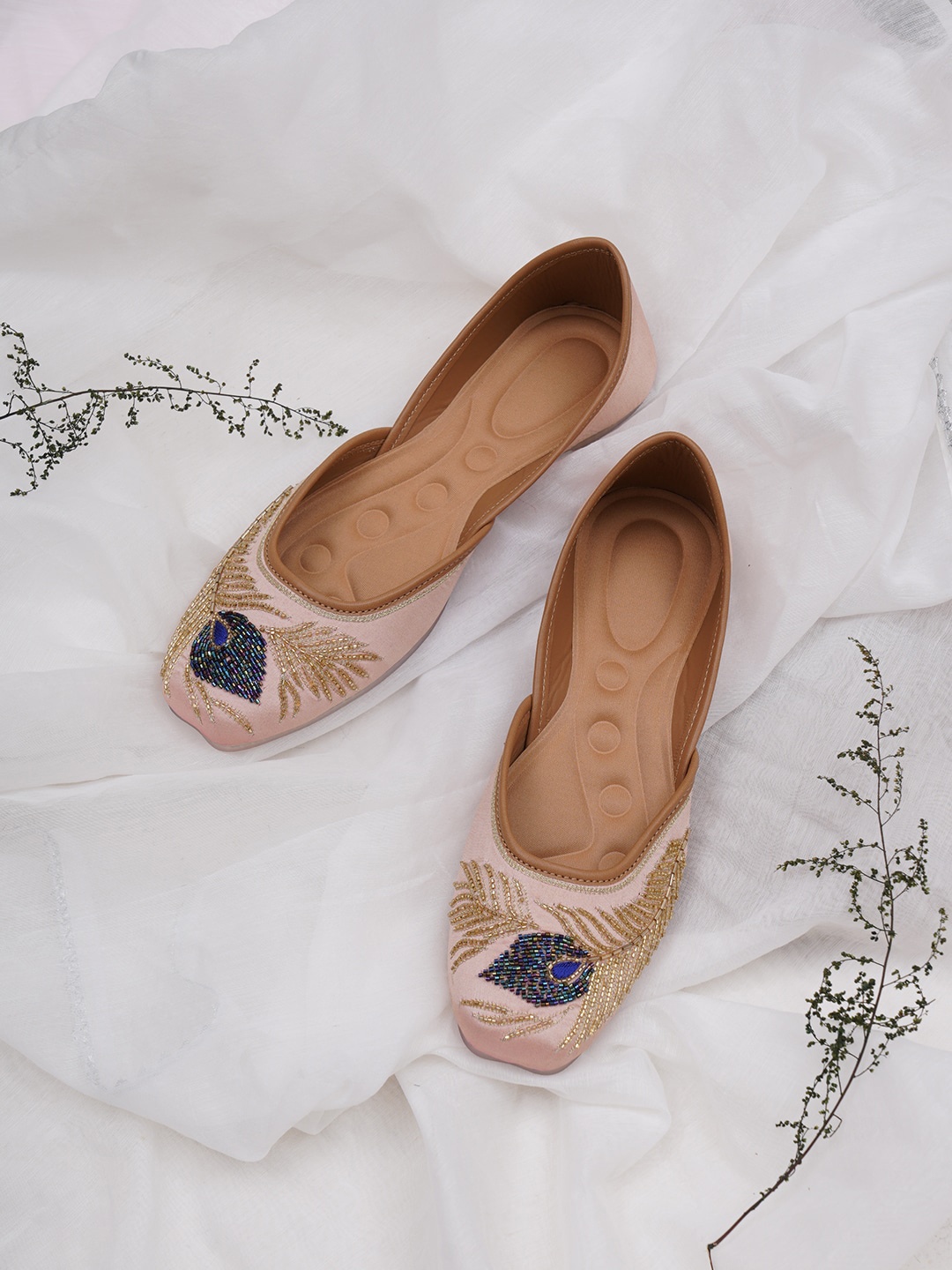 

HASTEN Ethnic Embellished Square Toe Fabric Mojaris, Peach