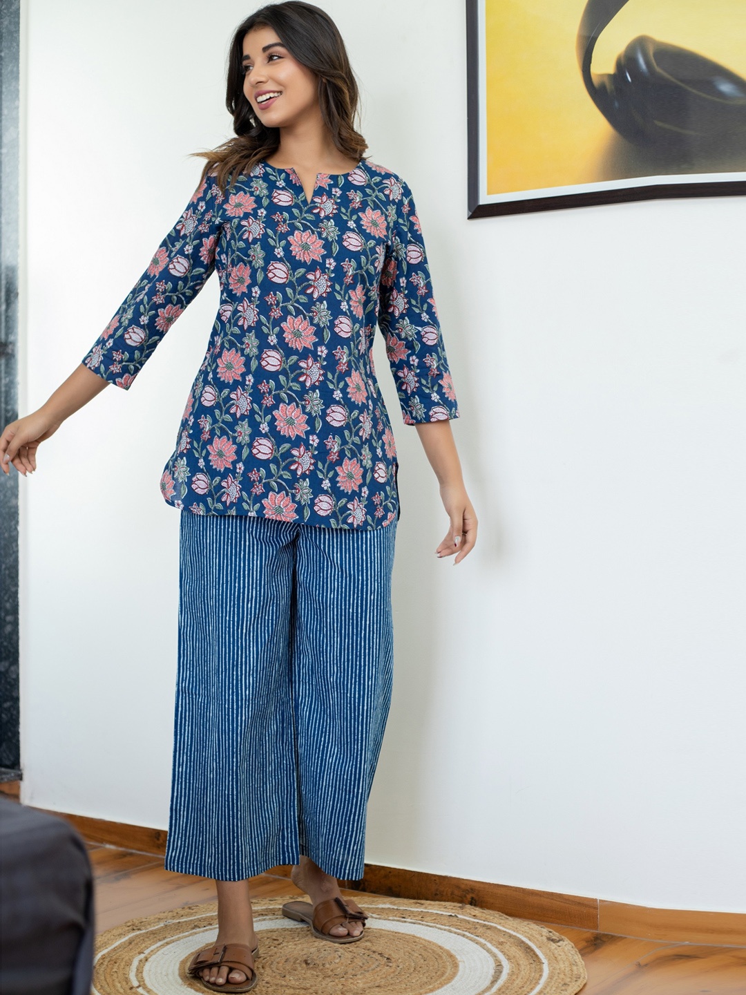 

FEATHERS CLOSET Floral Printed Pure Cotton Night suit, Blue