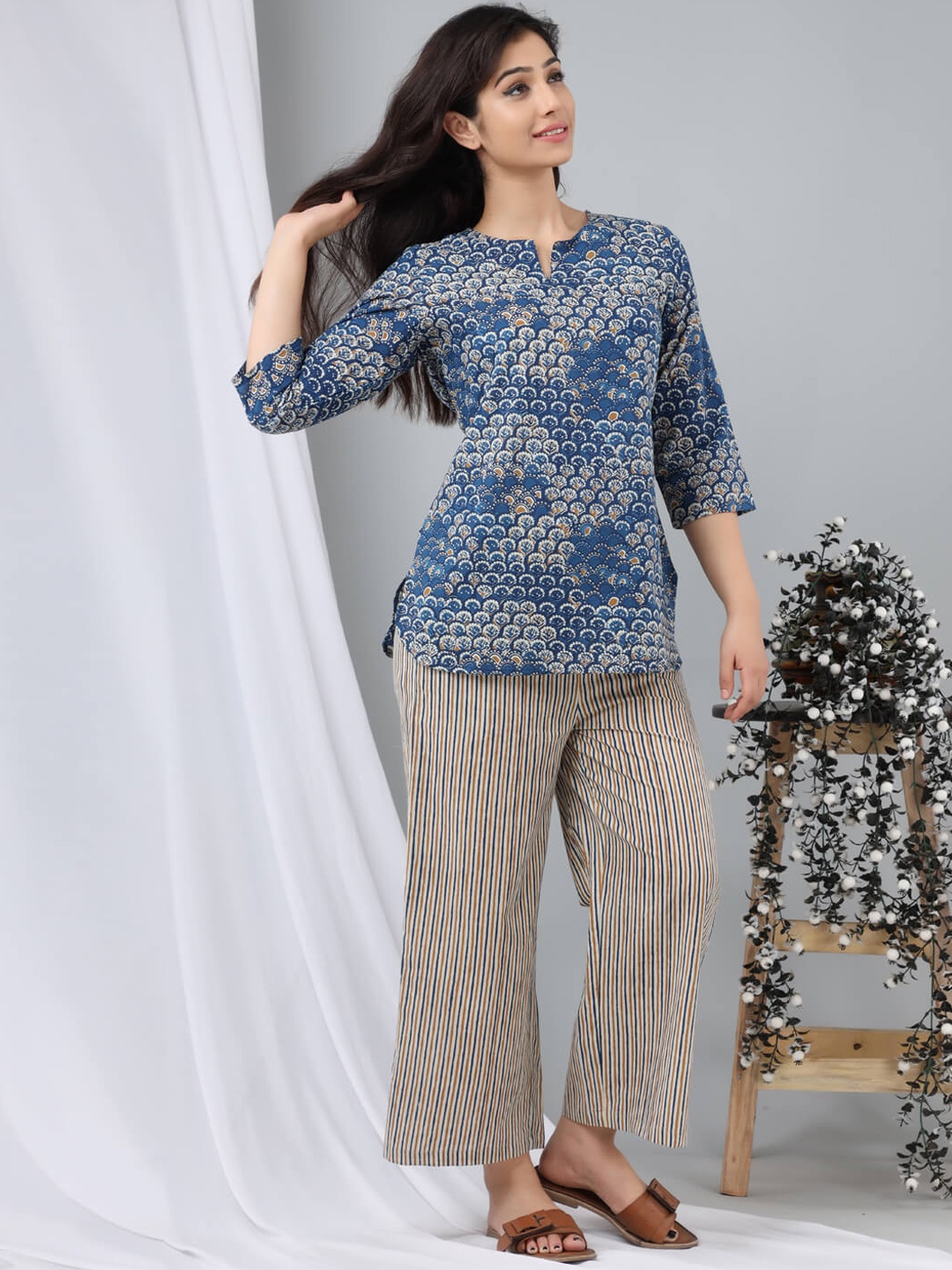 

FEATHERS CLOSET Ethnic Motifs Printed Pure Cotton Top & Pyjama, Blue