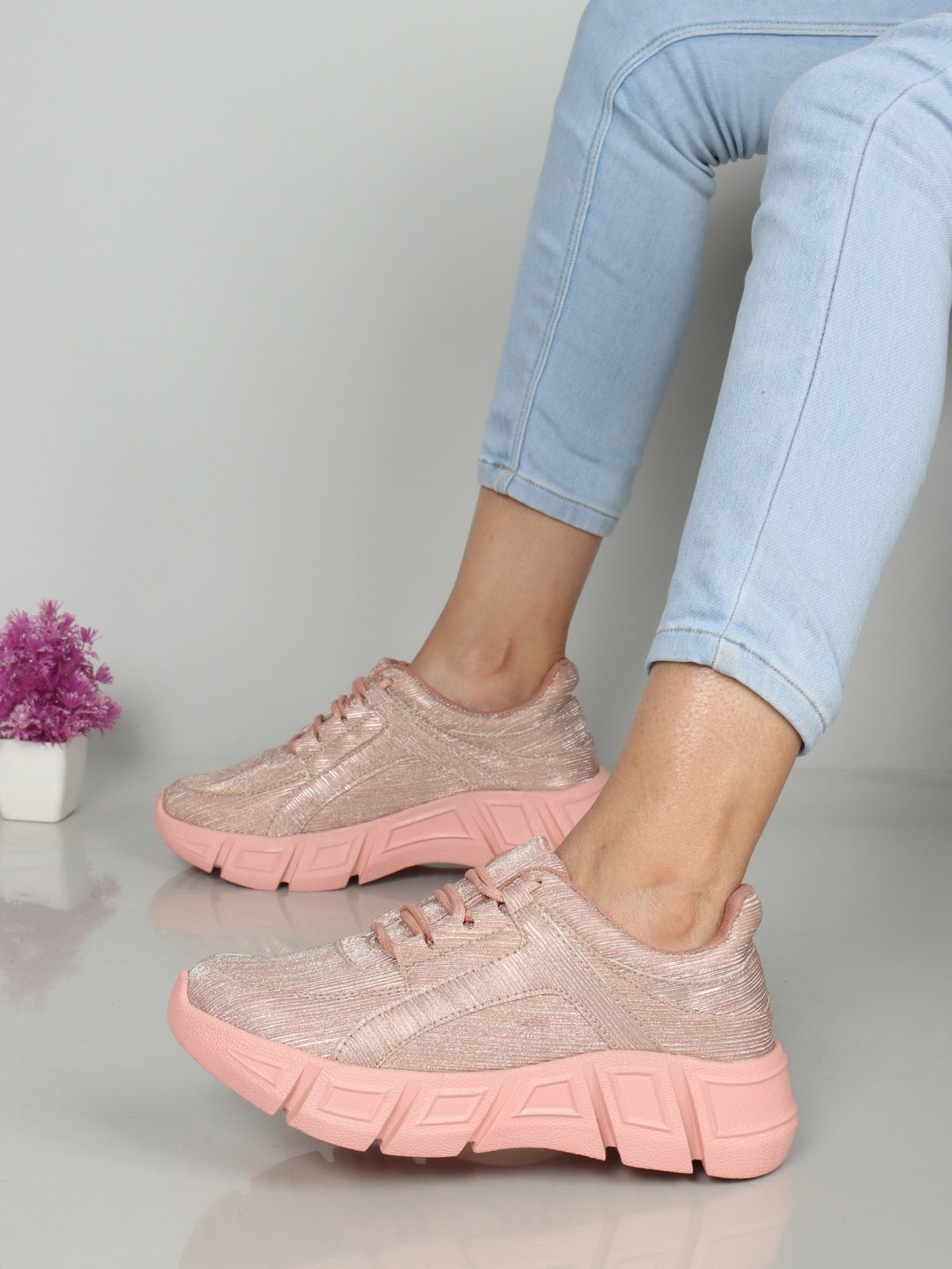 

FEET RUNNER Women Textile Lightweight Comfort Insole Sneakers, Pink