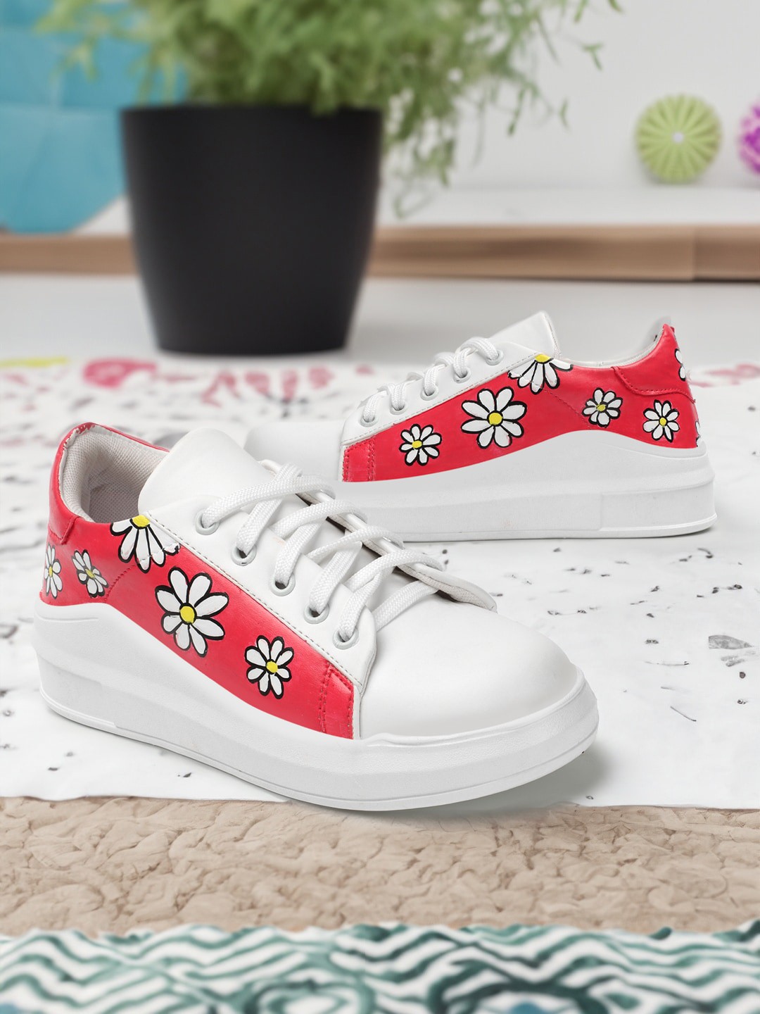 

FEET RUNNER Women Printed Lightweight Sneakers, White