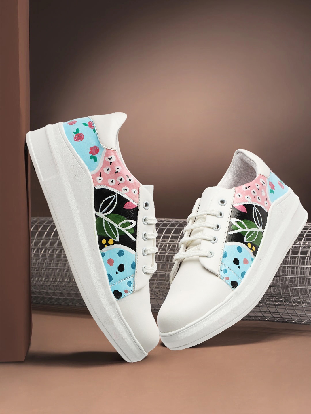 

FEET RUNNER Women Printed Lightweight Sneakers, White