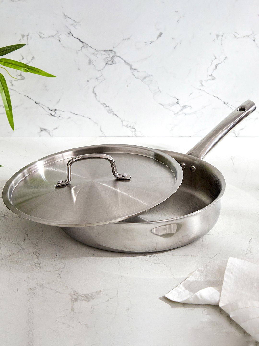 

Home Centre Valeria Carin Stainless Steel Saute Pan With Lid 2.5L, Silver