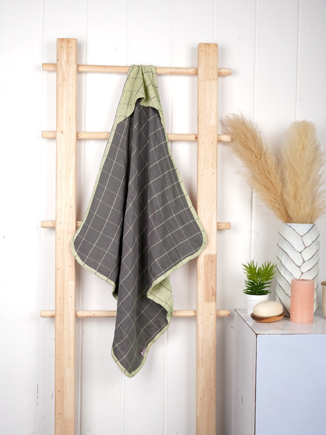 

Doctor Towels Infants Green & Grey Banana Double Cloth Hooded Towel