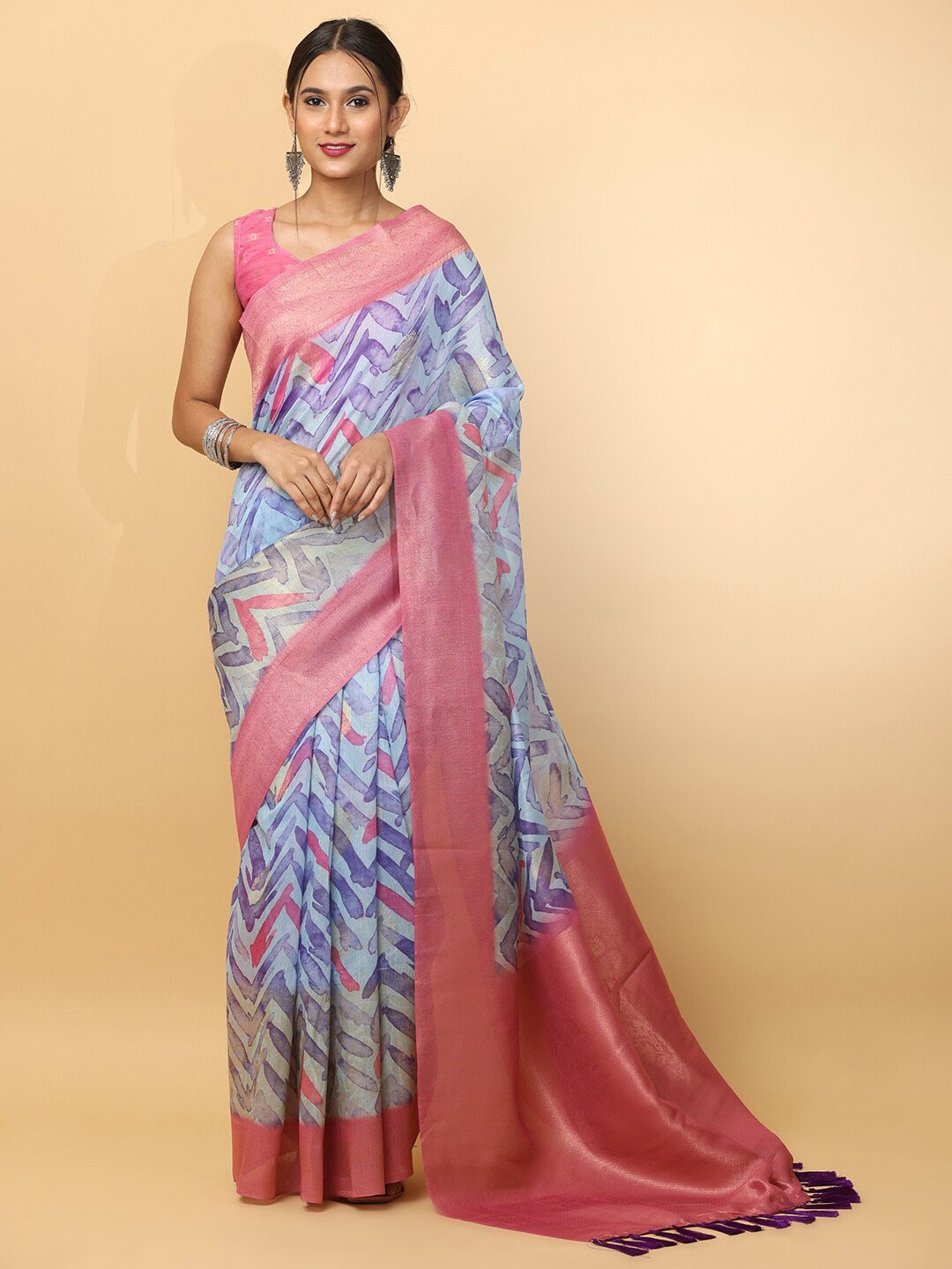 

VASTRANAND Geometric Printed Zari Detail Saree, Blue