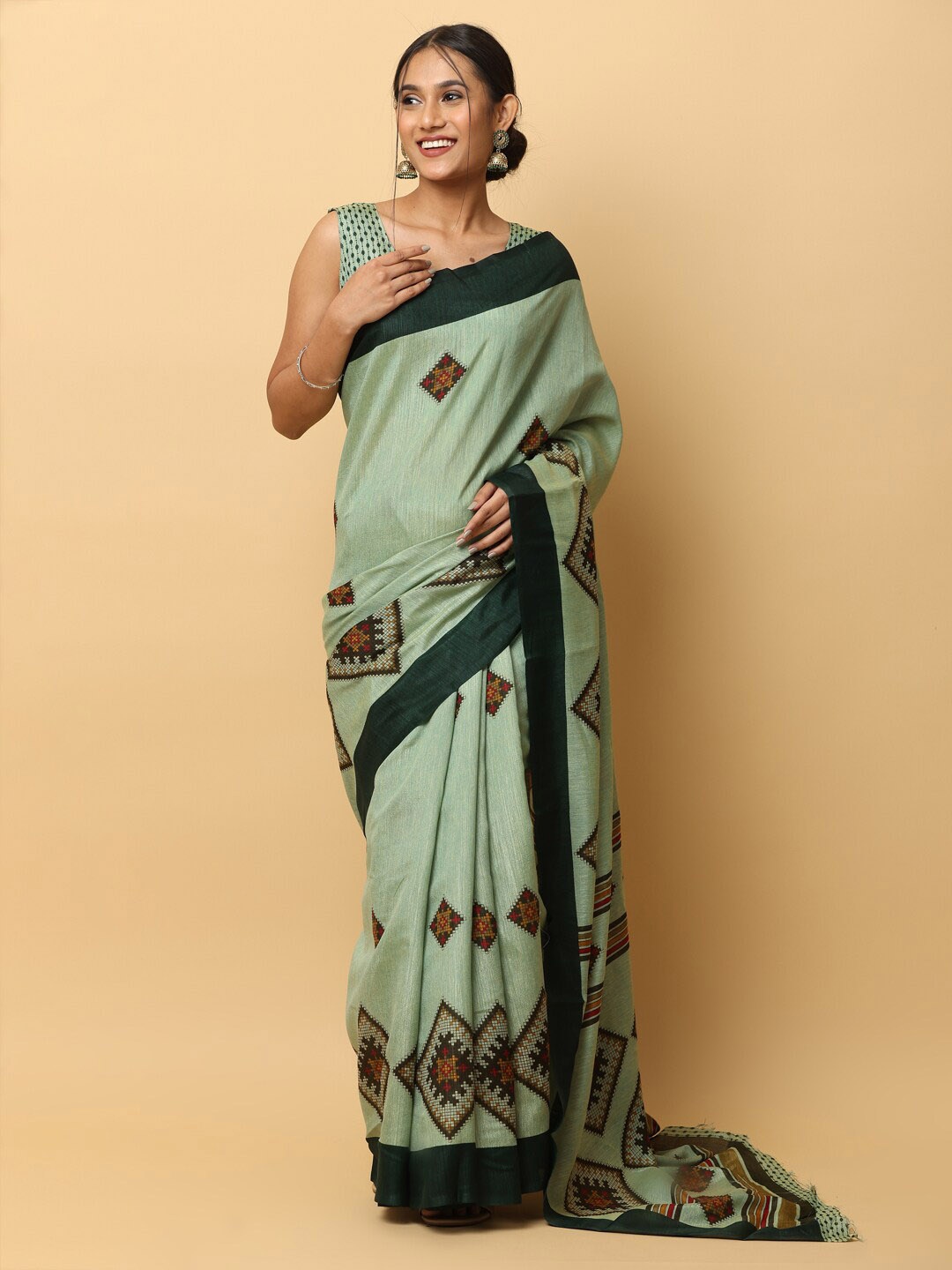 

VASTRANAND Geometric Printed Saree, Green