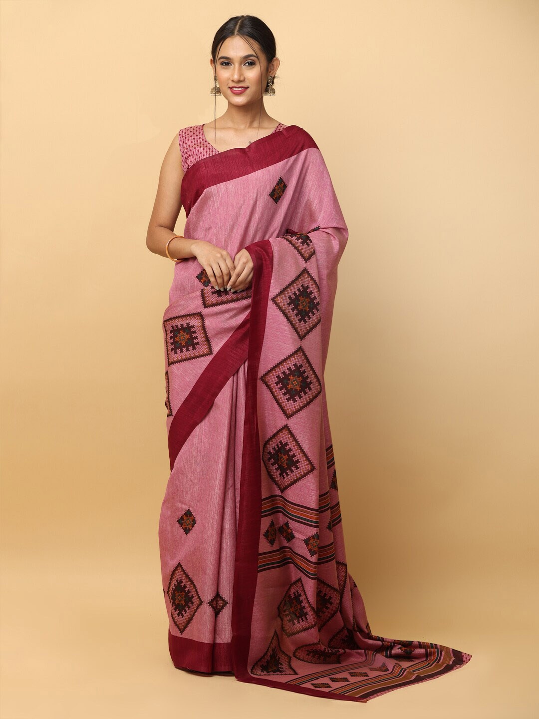

VASTRANAND Ethnic Motifs Printed Patola Saree, Pink