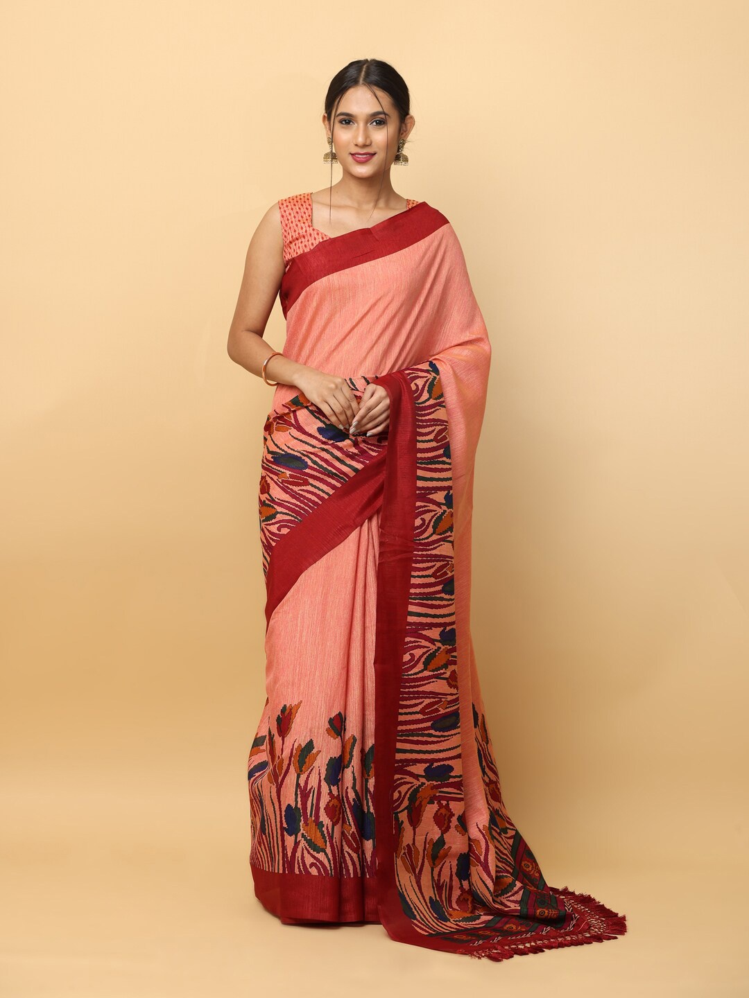 

VASTRANAND Floral Printed Saree, Orange