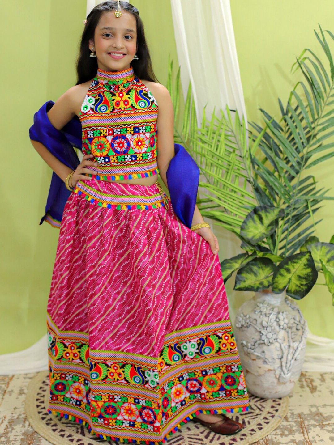 

BownBee Girls Halter Neck Ready to Wear Lehenga & Blouse With Dupatta, Pink