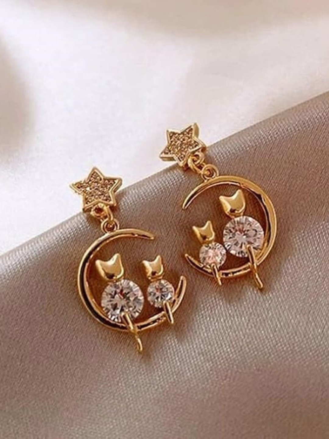 

EL REGALO Contemporary Drop Earrings, Gold