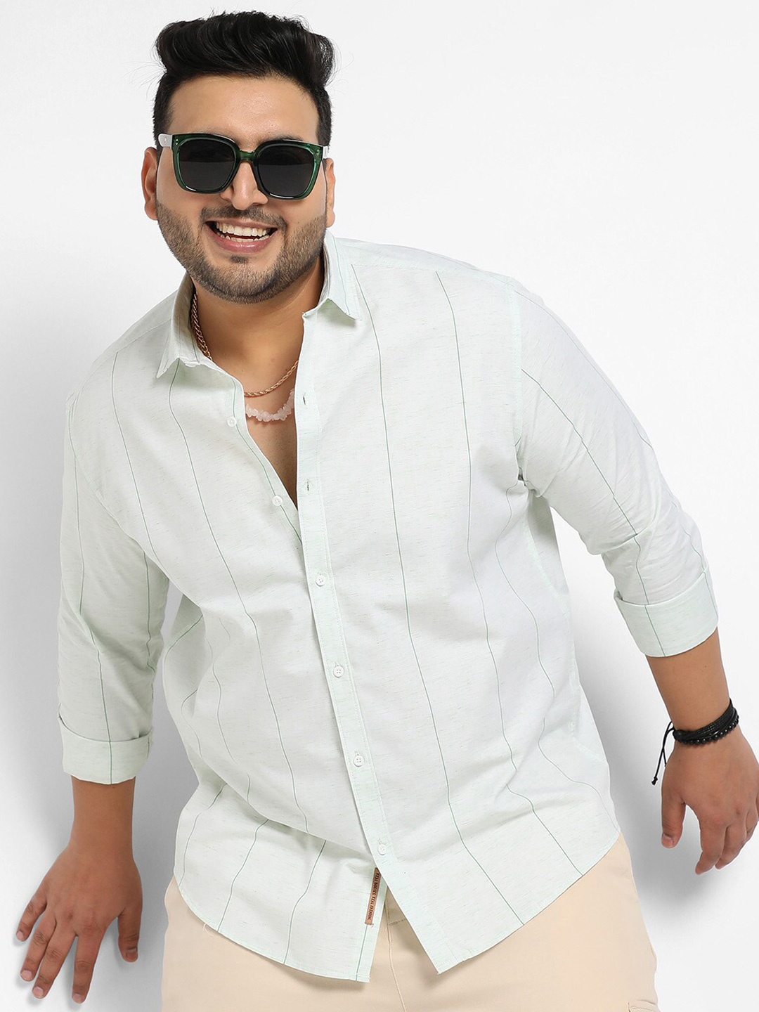 

Instafab Plus Size Classic Regular Fit Horizontal Striped Cotton Casual Shirt, White
