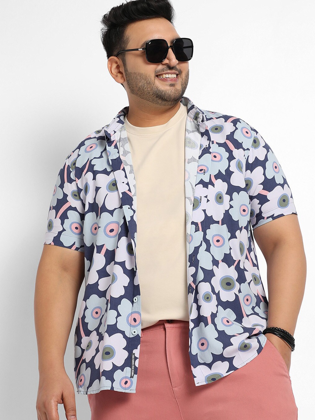 

Instafab Plus Plus Size Spread Collar Floral Printed Casual Shirt, Blue