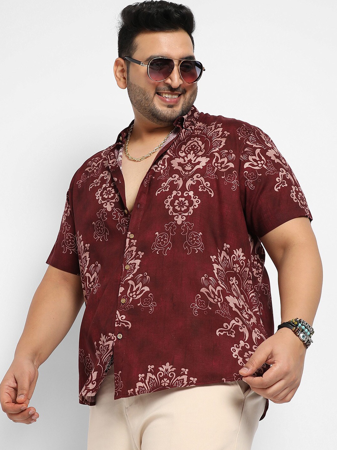 

Instafab Plus Classic Floral Printed Opaque Casual Shirt, Brown