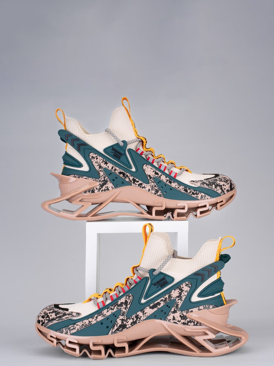

Atom Men Printed Mid-Top Sneakers, Beige
