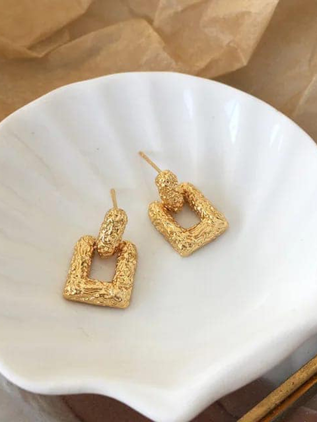 

VIEN Gold-Toned Contemporary Drop Earrings