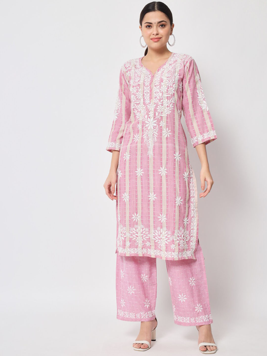 

Ethnava Floral Embroidered Chikankari Pure Cotton Kurta With Trousers, Pink