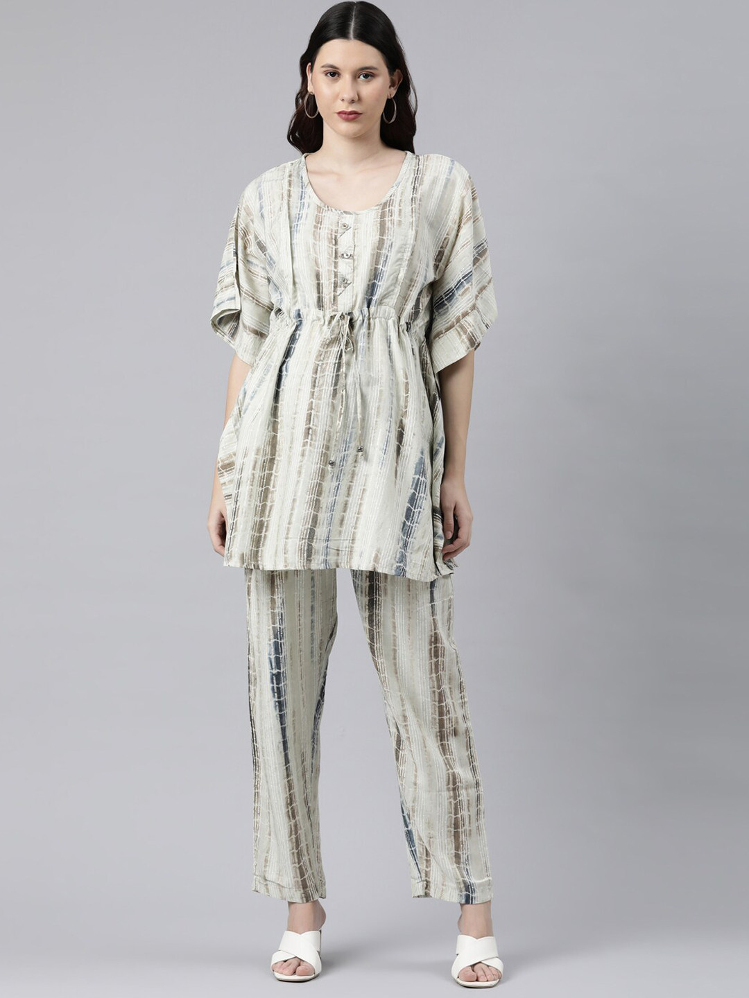

GOLDSTROMS Abstract Printed Maternity Night suit, Green