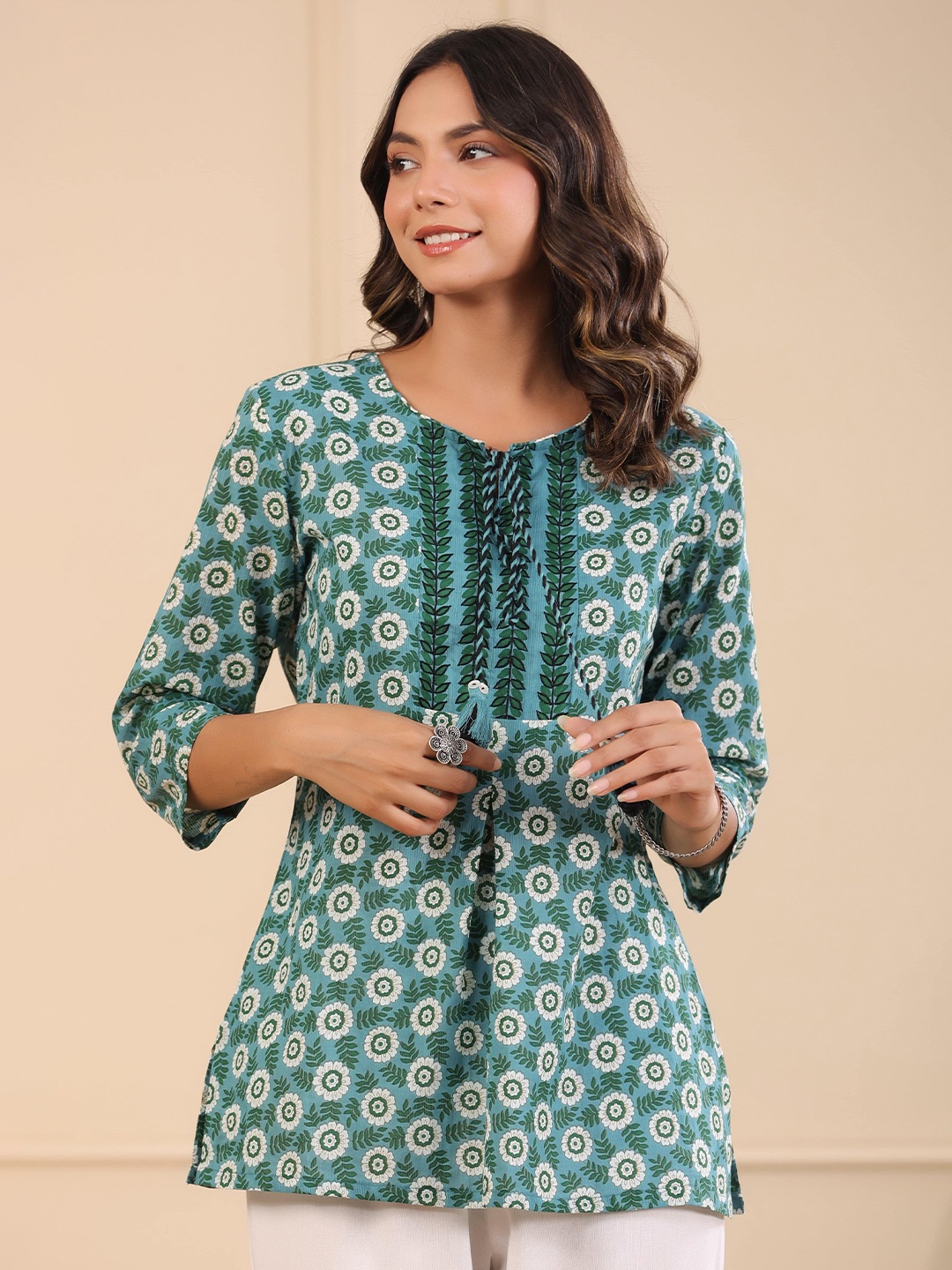 

Rain & Rainbow Floral Printed Pure Cotton Kurti, Blue