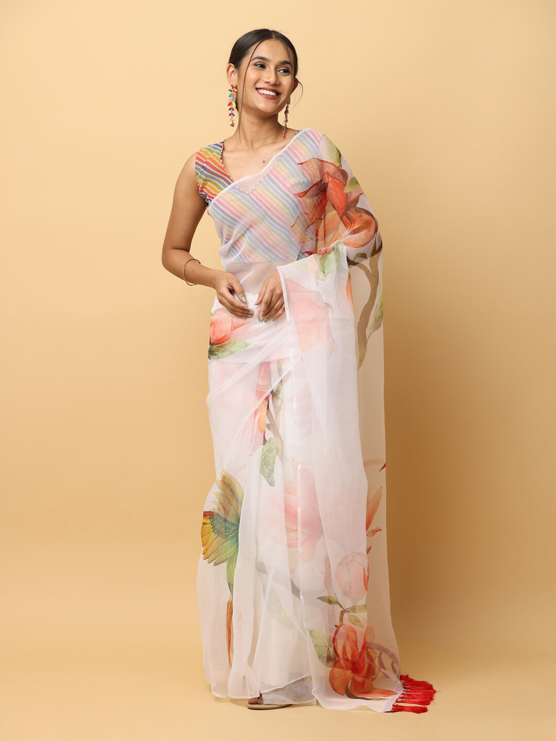 

VASTRANAND Floral Printed Organza Saree, White