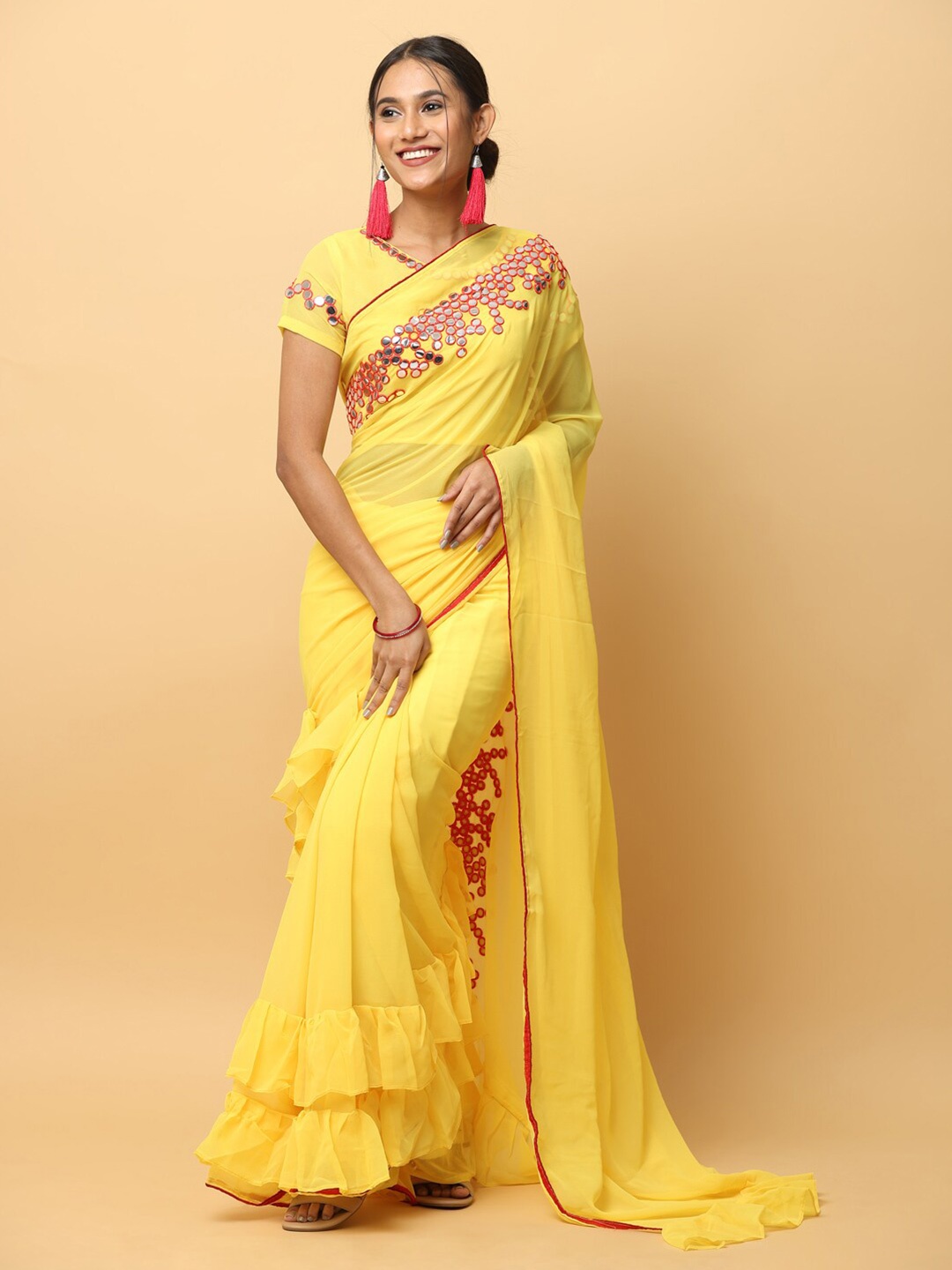 

VASTRANAND Mirror Work Saree, Yellow