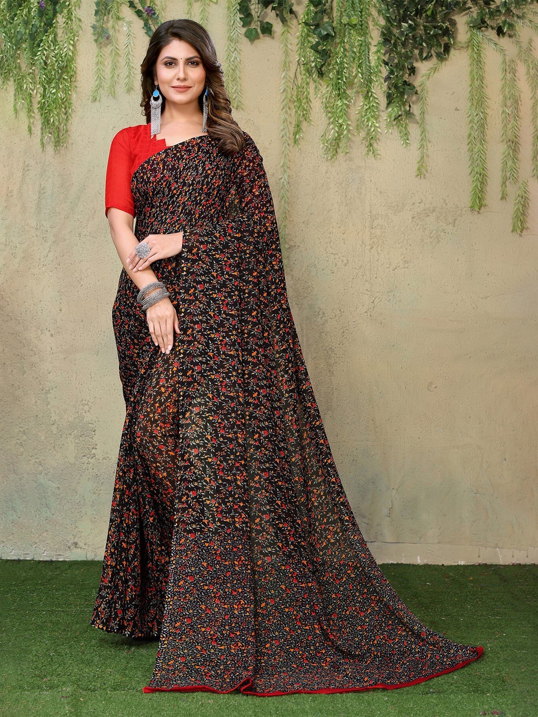 

Yashika Floral Printed Poly Georgette Saree, Black