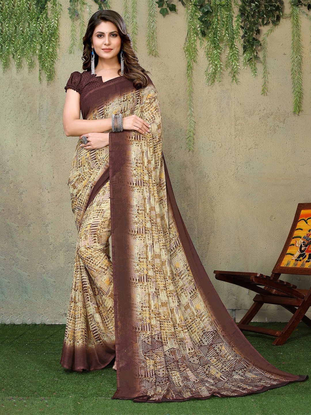 

Yashika Abstract Printed Saree, Coffee brown