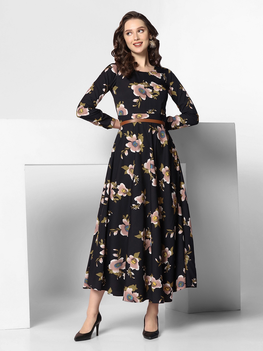

Selvia Floral Printed Maxi Dress, Black