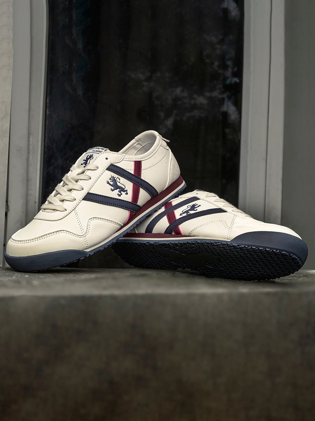 

Red Tape Men Striped Lace-Up Sneakers, Beige