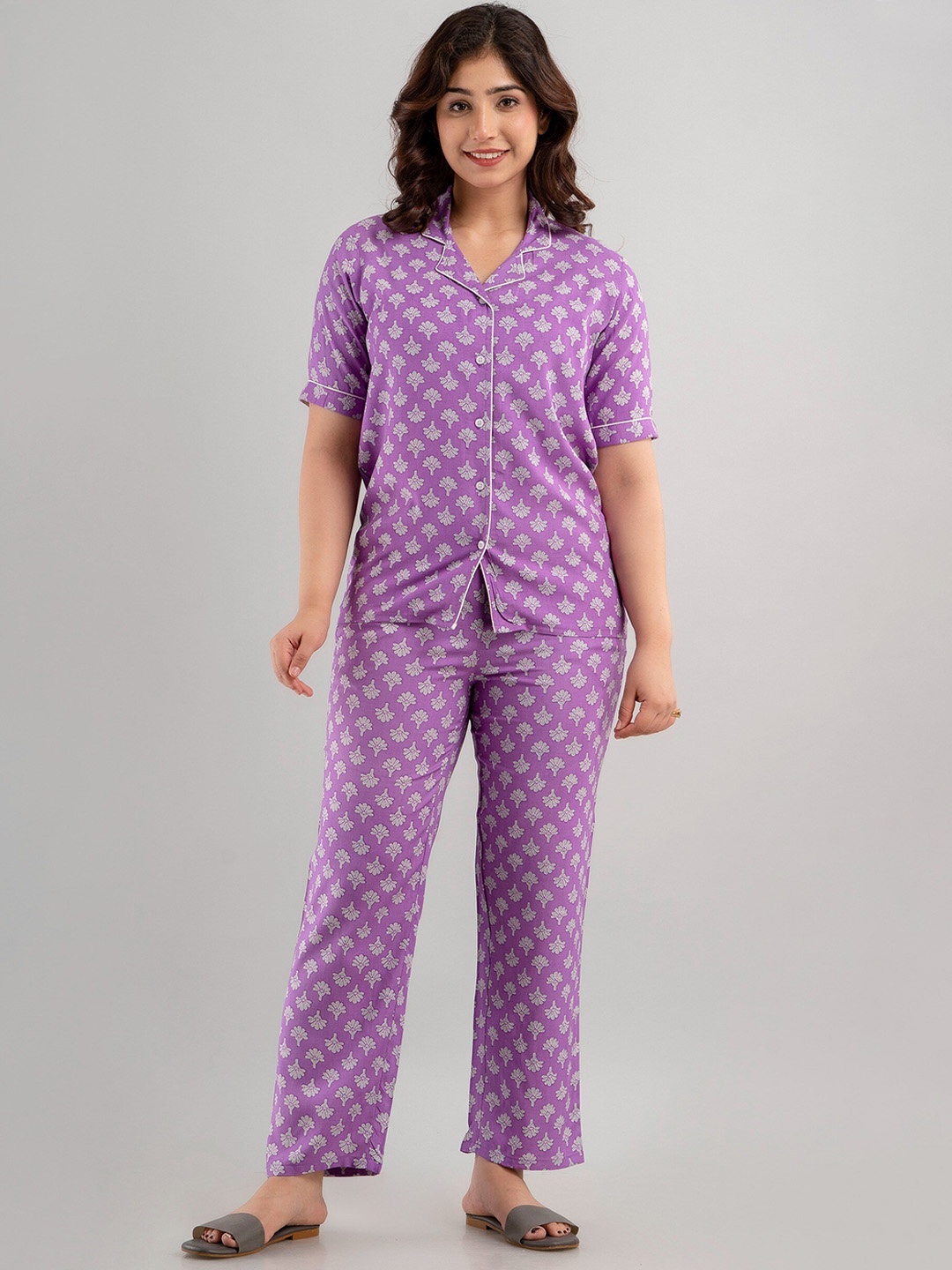 

CELEBRAVO Conversational Printed Night Suit, Purple