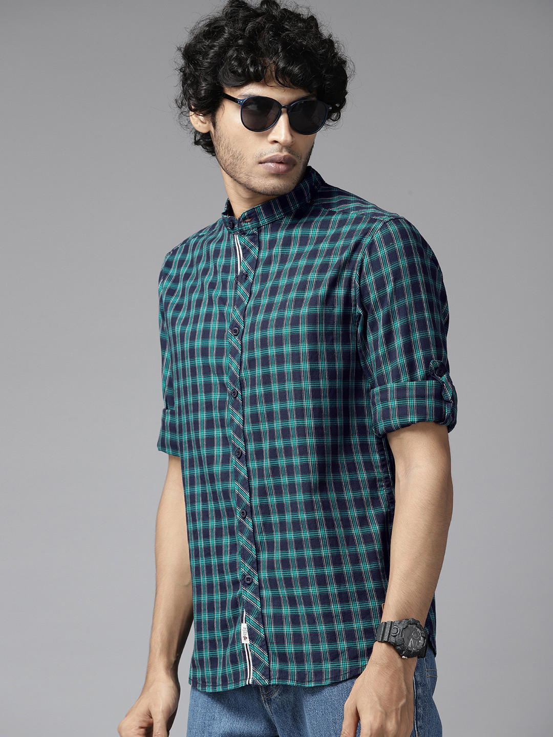 

Roadster Men Opaque Checked Casual Shirt, Navy blue