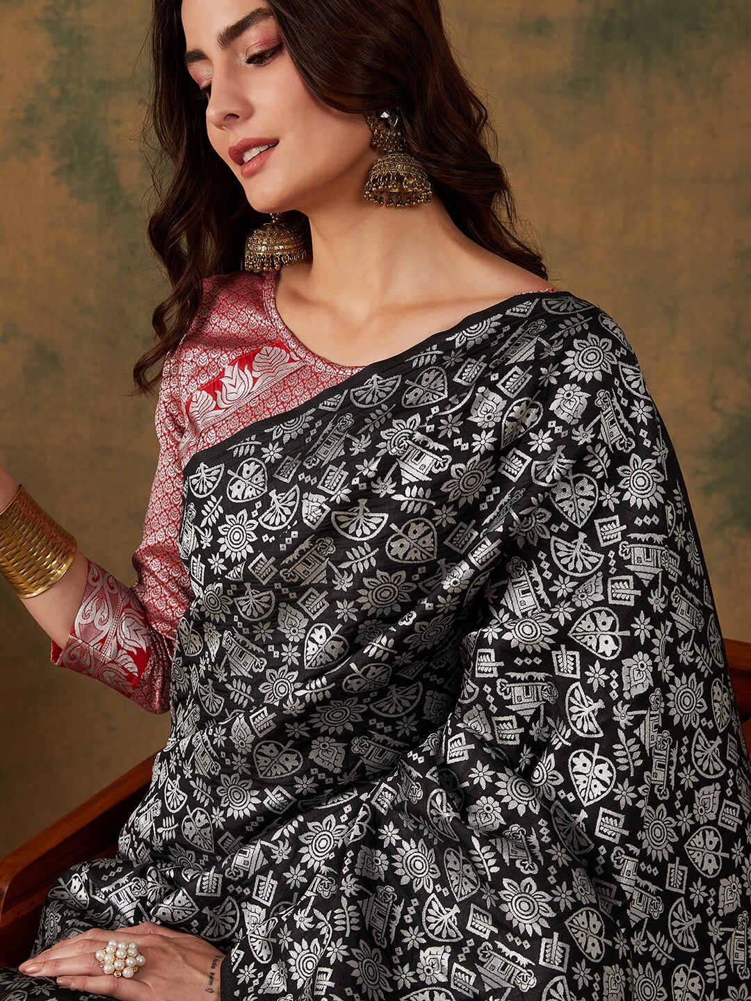 

Sangria Ethnic Motifs Woven Design Saree, Black