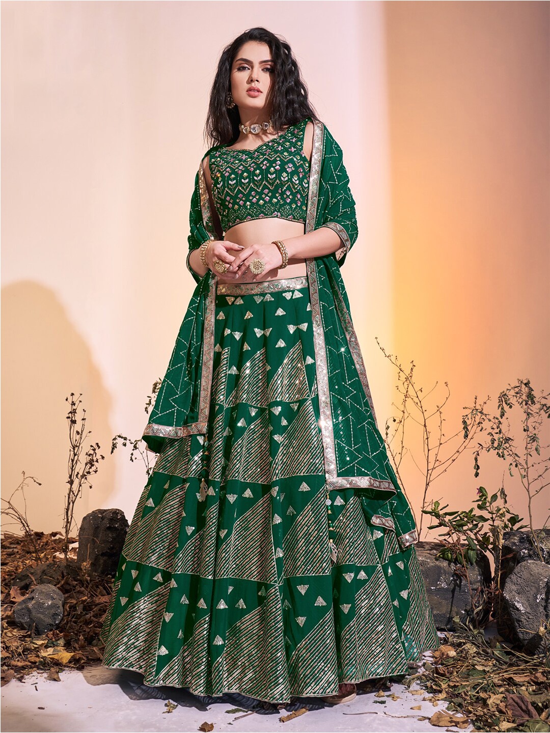 

Fusionic Geometric Embellished V-Neck Sleeveless Sequinned Lehenga & Blouse With Dupatta, Green