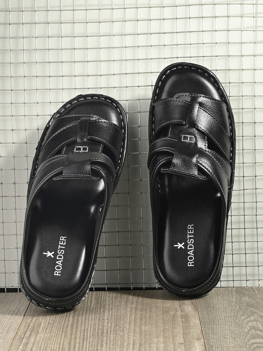 

The Roadster Lifestyle Co. Men Comfort Sandals, Black