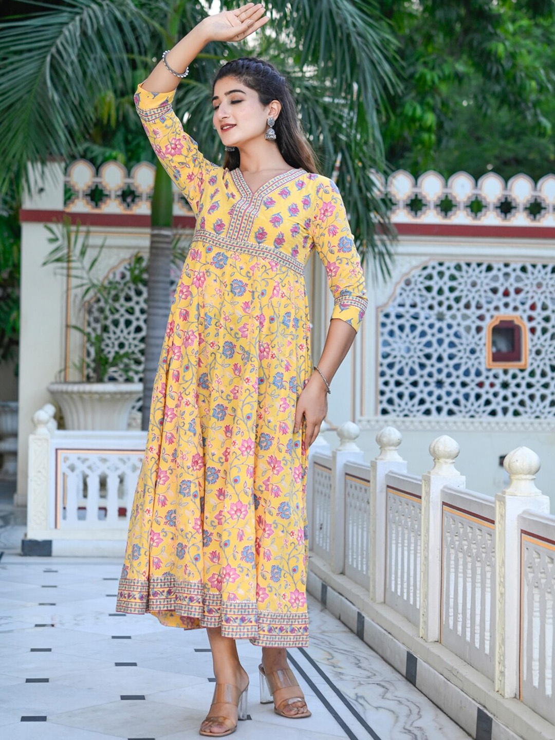 

GULAB CHAND TRENDS Floral Printed V-Neck Cotton Fit & Flare Ethnic Dress, Yellow